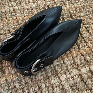 Celine flats size 40, Black leather. They fit 8.5